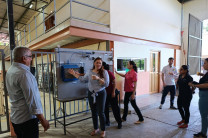 Asistentes interactuando y aclarando dudas durante la sesión técnica. Asistentes interactuando y aclarando dudas durante la sesión técnica.