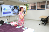 Palabras de bienvenida por la Dra. Iveth Moreno.
