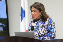 Dra. Ángela Laguna - Rectora de la UTP.