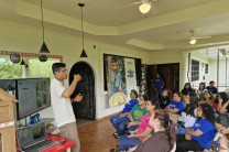 Prof. Giancarlo Ruiz, expositor del taller.
