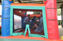 Los niños jugando