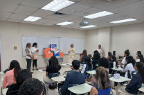 Donación al Asilo Bolívar-Estudiantes de la Carrera de Licenciatura en Comunicación Ejecutiva Bilingüe UTP, FCT, Universidad Tecnológica de Panamá, Facultad de Ciencias y Tecnología, Licenciatura en Comunicación Ejecutiva Bilingüe