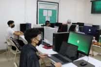 Estudiantes de la Facultad de Ingeniería de Sistemas Computacionales