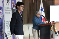 Palabras de apertura por el Magister Ismael Batista, Director del Centro Regional de Azuero.