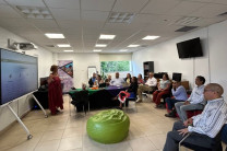 Docentes, equipo de la DGTC y la CEO Teresa en el parea de coworking de la DGTC.