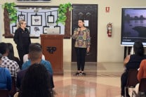 Dra. Lineth Alaín de Meier, directora del Centro Regional dio las palabras de bienvenida.