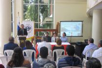 Dr. Ricardo López - Decano de la FCyT, Autoridades de la UTP y participantes 