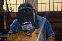 Desarrollo de competencias en soldadura con enfoque en seguridad y buenas prácticas.