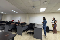 Mgrt. Taina Mojica, subdirectora de la SIPE dando unas palabras.