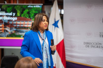  Dra. Ángela Laguna Caicedo, Rectora de la UTP.
