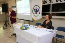 Mgtr. Juan Del Cid y la Coordinadora de Bienestar Estudiantil, Licda. Iris Coronado 