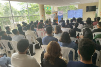 Dr. Radu Dobrin durante la presentación