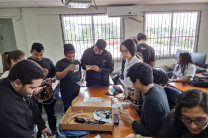 Estudiantes realizan prácticas de Cableados con grupo Electrisa 