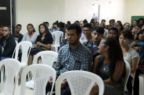 Al conversatorio asistieron estudiantes y docentes de la FCyT.