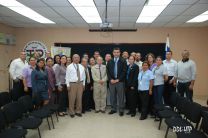 Personal del Centro Regional de Panamá Oeste junto a el Dr. Oscar Ramírez