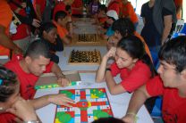 También hubo competencia de ajedrez, dama, futbol, etc.