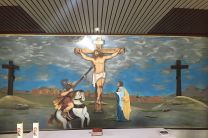 Mural sobre la crucifixión de Jesús
