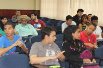 Estudiantes reciben charlas informativas sobre servicios que brinda la UTP.