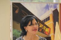 Licenciada Edidal Flauzin, Directora de la Biblioteca de la UTP.