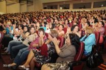 UTP agasaja a las madres en su día.