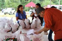 UTP hace entrega de bolsas navideñas a colaboradores. 