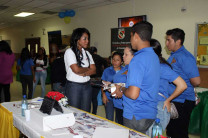 Estudiantes de la FII participan en Feria de empleo Logístico