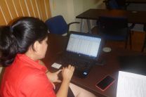 Recolectando datos del uso energético en el Centro Regional de Veraguas.