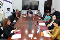 Representantes de ambos organismos durante la reunión.