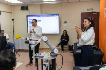 Estas sesiones permitieron a los participantes fortalecer sus competencias técnicas, aprender nuevas metodologías digitales y explorar soluciones aplicables a los retos del entorno profesional.