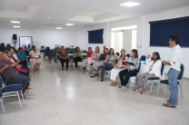 Administrativas participantes de la tarde de té 