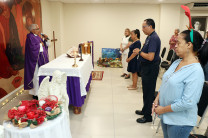 Eucaristía de Navidad Se realizó una misa de agradecimiento por las bondades de nuestro Señor Jesucristo en la comunidad universitaria.