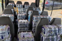 Pack de Agua que donaron, estudiantes, docentes y personal administrativo. 