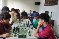 Estudiantes participan de las clases de Ajedrez 