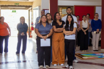 La exhibición contó con la participación de docentes, administrativos y estudiantes, quienes apreciaron las diferentes propuestas elaboradas como parte de esta iniciativa académica.