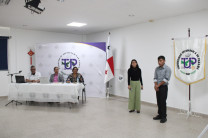 Alvis Sánchez y Stella Ibarra, durante la disertación 