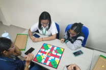 Los estudiantes participaron de juegos de mesa.