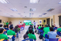 La jornada incluyó además fotografías grupales, actividades culturales, sorteos y el tradicional canto de cumpleaños, promoviendo la convivencia entre los miembros de la comunidad universitaria.