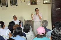 Participación de la autora Ana Matilde Gómez Ana Matilde Gómez