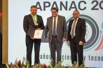 Reconocimiento al Dr. Martín Candanedo.
