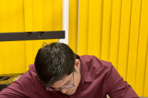 Estudiante Carlos Martínez, de la carrera de Ingeniería Electromecánica de la Facultad de Ingeniería Eléctrica.