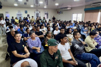 Docentes y autoridades participan de la conferencia de Autismo. 