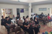 Docentes y estudiantes particiapn del concurso 
