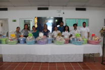 Autoridades y estudiantes 