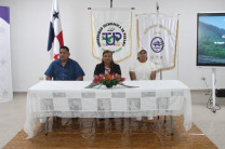 Autoridades y expositores del evento 
