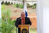 El rector de la UTP, Dr. Omar Aizpurúa, durante su discurso de bienvenida.