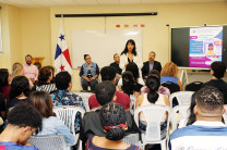 A los estudiantes se les brindó tips para elaborar un currículum impactante.