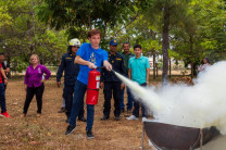 En la actividad participaron miembros del personal administrativo que integran las Brigadas de Prevención y Combate de Conatos de Incendios (BPCCI) y de Búsqueda, Rescate y Atención Pre-Hospitalaria (BBR), así como docentes, estudiantes y voluntarios de la Brigada Educativa Universitaria (BEU).
