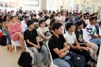 Estudiantes beneficiados. Los estudiantes agradecieron el apoyo brindado en beneficio de su salud oftalmológica