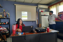 el módulo titulado “Salud y primeros auxilios” tocó diversos temas como: promoción de la salud, prevención de enfermedades, qué hacer en caso de emergencia y urgencia, contactos de emergencia, Ley del buen Samaritano, el principio de no hacer más daño, maniobras de primeros auxilios, contenido de un botiquín, inmovilización y traslado, manejo de las emociones, estrés, estilos de vida saludables, la comunicación, entre otros.