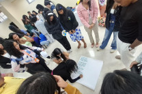 A través de dinámicas de sensibilización, los estudiantes reflexionaron sobre la importancia de la empatía hacia las personas dentro del espectro autista.
